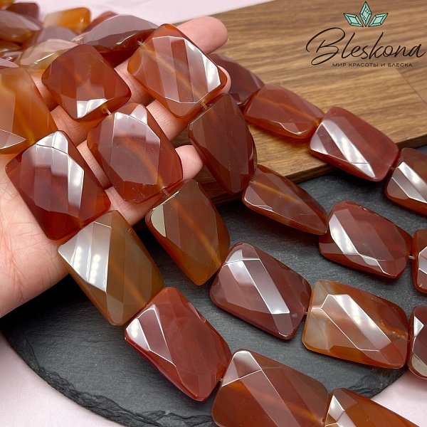 Агат прямоугольник с изгибом огранка 31*23 мм