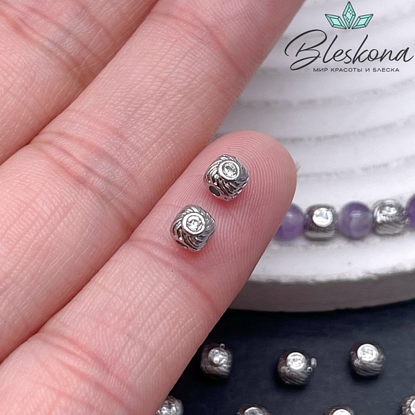 4 мм Цвет серебро, Бусина Куб резной с цирконом