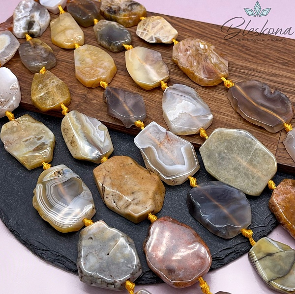 Агат бамбуковый плоский фриформ (27-42)*(22-30) мм