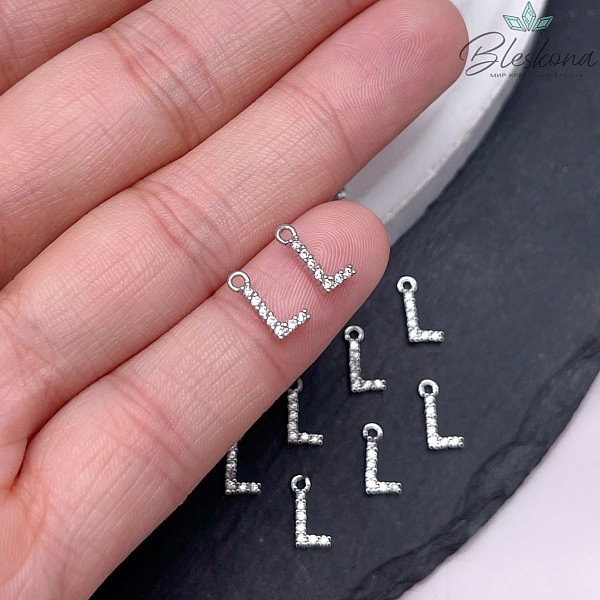 9,4 мм Цвет серебро, Буква L цирконы 