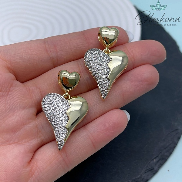 26*21 мм Цвет золото, Подвеска сердце цирконы 