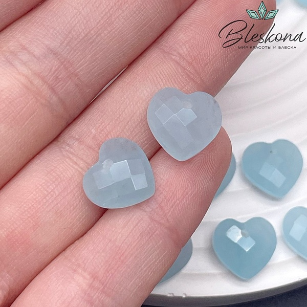 Подвеска Сердце кварц тонированный голубой огранка 11*11,5 мм 