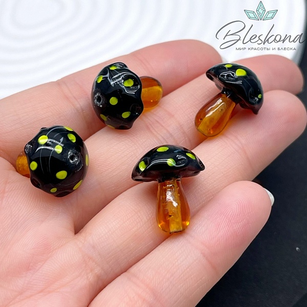 18*16 мм Бусина гриб черный