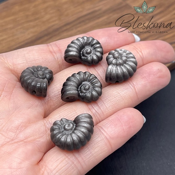 Резная бусина Ракушка Аммонит Обсидиан серебристый 15*18,5 мм