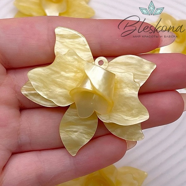 45*50 мм Подвеска цветок цвет желтый перламутр