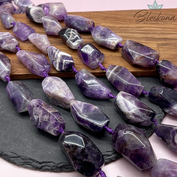 Аметист  фриформ огранка (27-35)*(16-21) мм