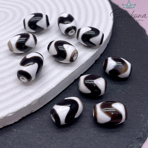Бусина Дзи Тигриный клык черно-белый бочонок 18*13 мм