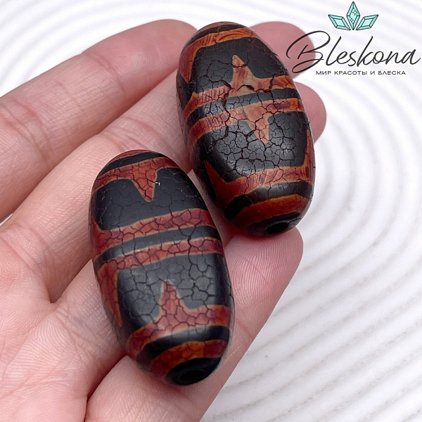 Бусина Дзи 2-й Тигриный клык черно-красная 39*20 мм