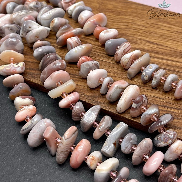 Агат Ботсвана розовый галтовка 12-20 мм 