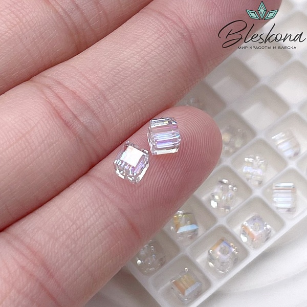 5601 Cube Bead 4 мм Crystal Shimmer B