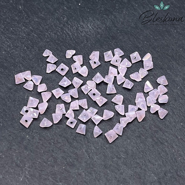 Чешское стекло №106 3,5мм треугольник