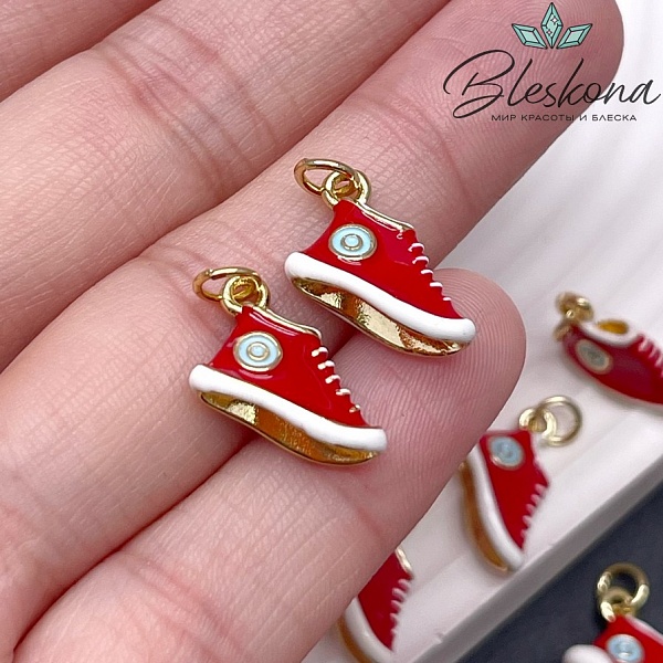 14,5*8,5 Цвет золото, Подвеска Кроссовок красный