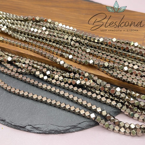 4 мм Гематин имитация, цвет темное золото, куб огранка