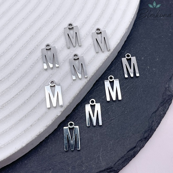 12 мм Цвет серебро, Буква M основа сталь 