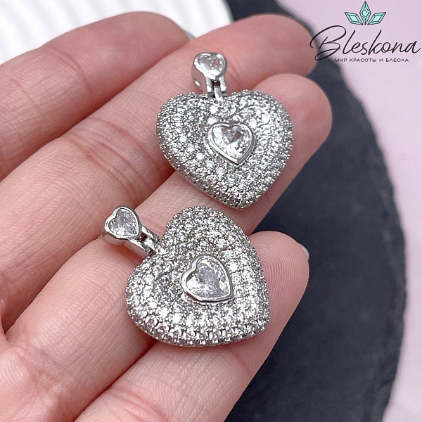 25,6*20мм Цвет серебро, Подвеска сердце цирконы с бейлом