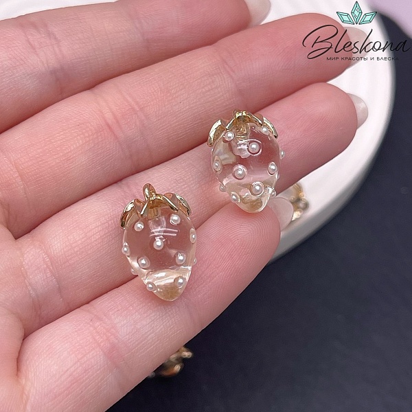 19*13 мм Цвет золото, Подвеска клубничка прозрачная