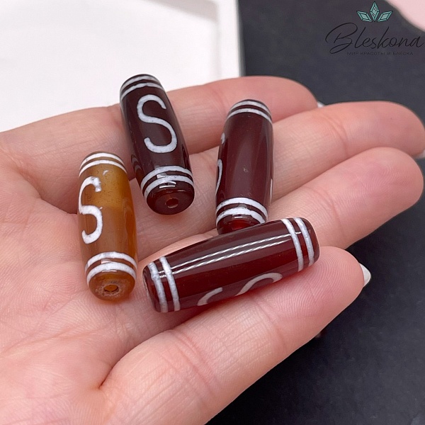 Бусина Дзи Денежный крючок бело-коричневый бочонок 30*11 мм