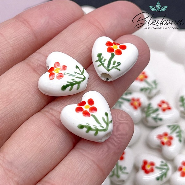 14,5 мм Бусина сердце, керамика цвет белый красная ромашка (штучно)