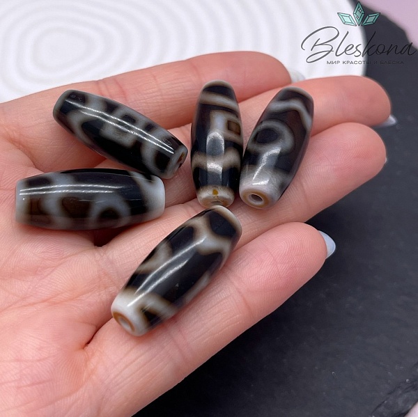 Бусина Дзи Небо, Земля, Волна бело-черный бочонок 28*12 мм