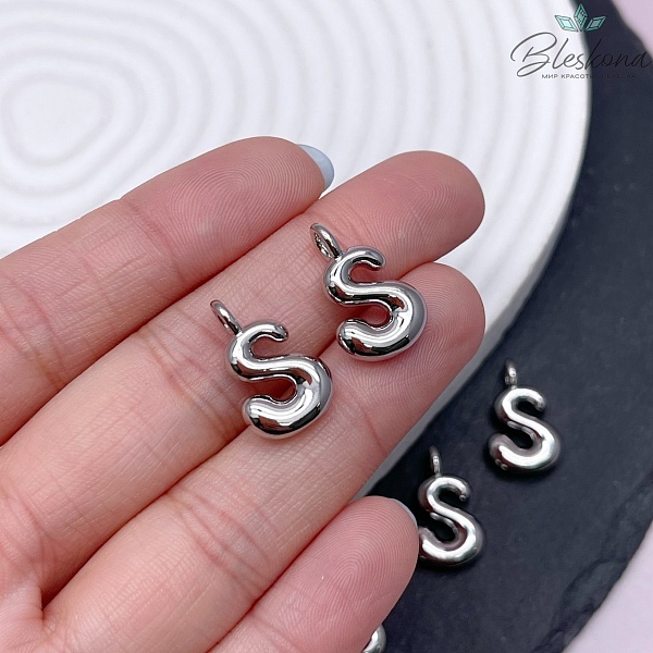 18 мм, Цвет серебро, Буква объемная S