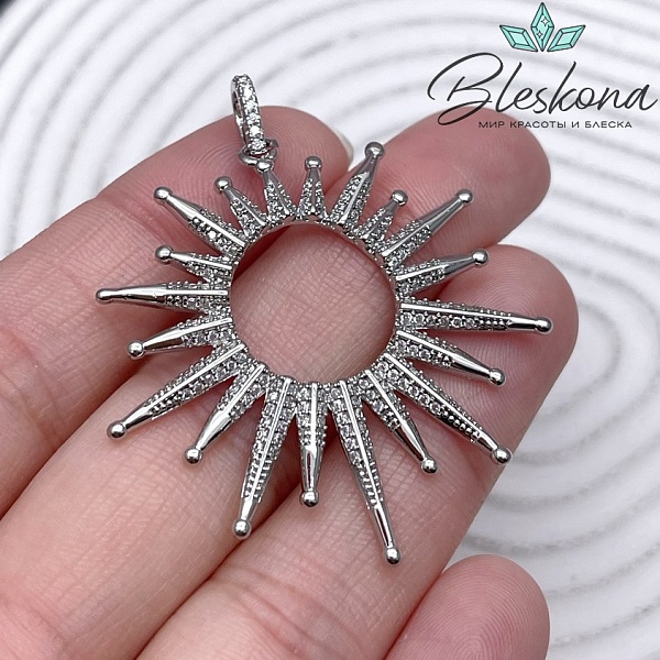 42*40,5 мм цвет серебро, Подвеска Солнце с цирконами и бейлом 