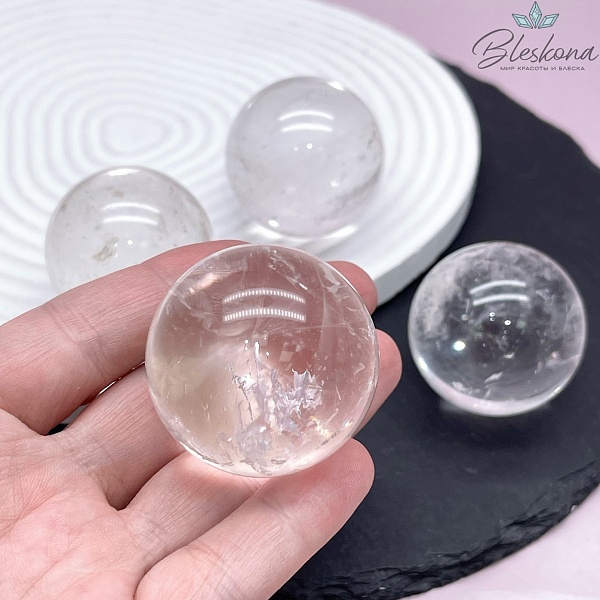 Горный хрусталь шар 35-37 мм №1