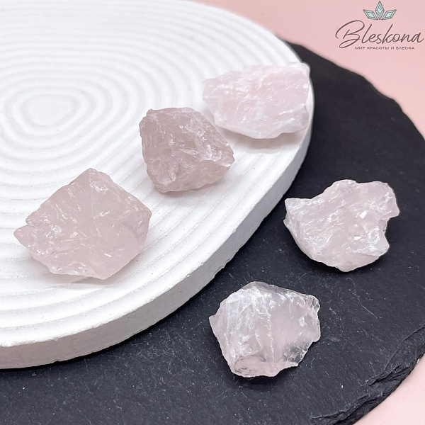 Розовый Кварц Необработанный 29-39 мм 