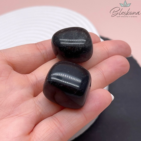 Обсидиан черный галтовка 23-35 мм
