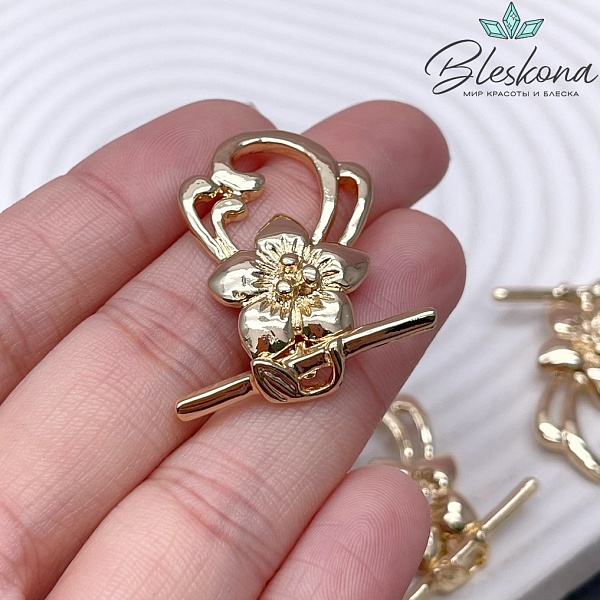 28,5*21,2 мм Цвет золото, Замок Тогл цветок