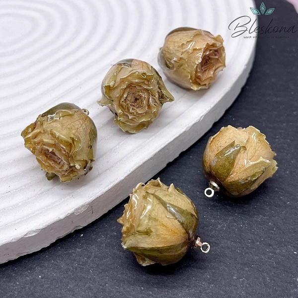 20-26 мм, Цвет золото, Подвеска роза в эпоксидной смоле №24