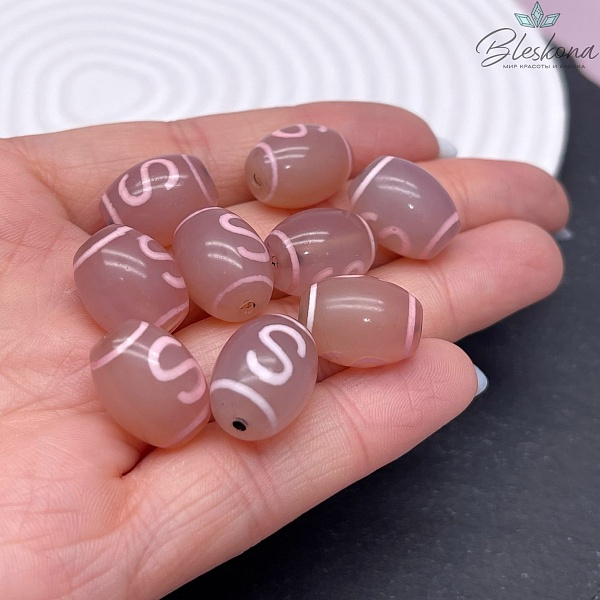 Бусина Дзи Денежный крючок розовый бочонок 16*12 мм