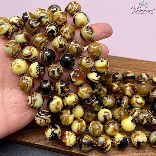 Янтарь шар шоколадный с включениями 12 мм