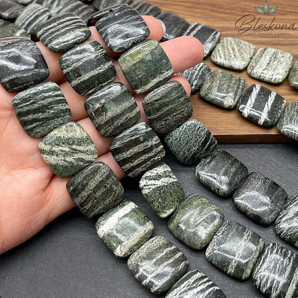 Серпентин с прожилками хризотил-асбеста квадрат плоский 14,5 мм