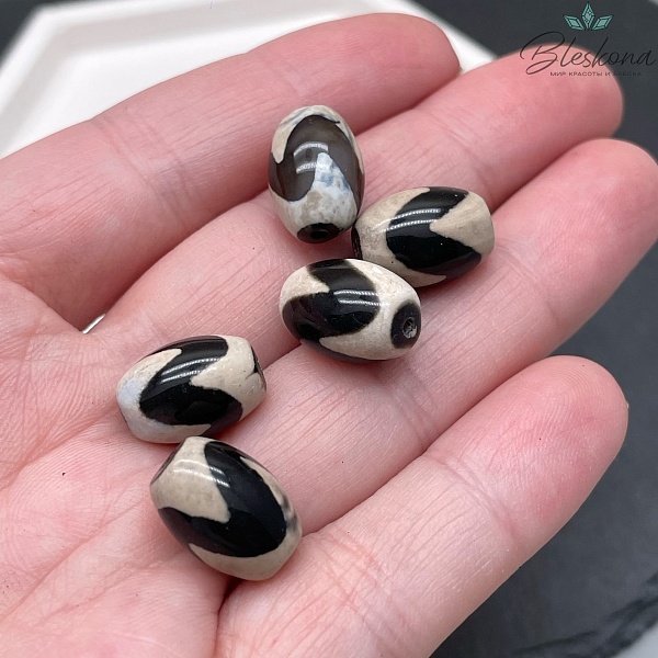 Бусина Дзи Тигриный клык черно-серый бочонок 16*12 мм