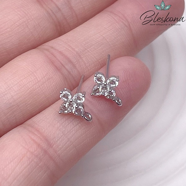 10*8 мм Цвет серебро, Пусеты цветочек цирконы