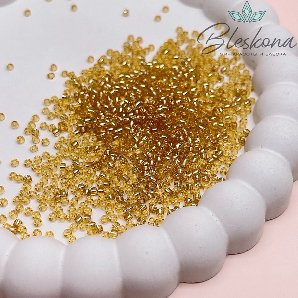 Бисер TOHO round 11/0 цвет №22 (оттенок золотого)