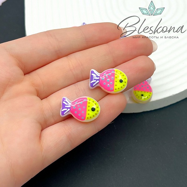 20*12 мм  Бусина рыбка ярко- розовая