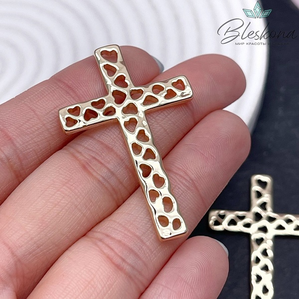 45*29 мм Цвет золото, Подвеска крест резной сердца 