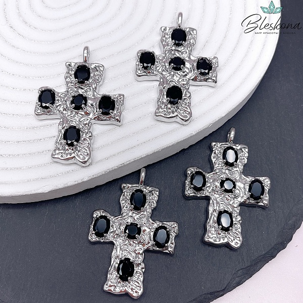 47*32,5 мм Цвет серебро, Подвеска Крест черные цирконы
