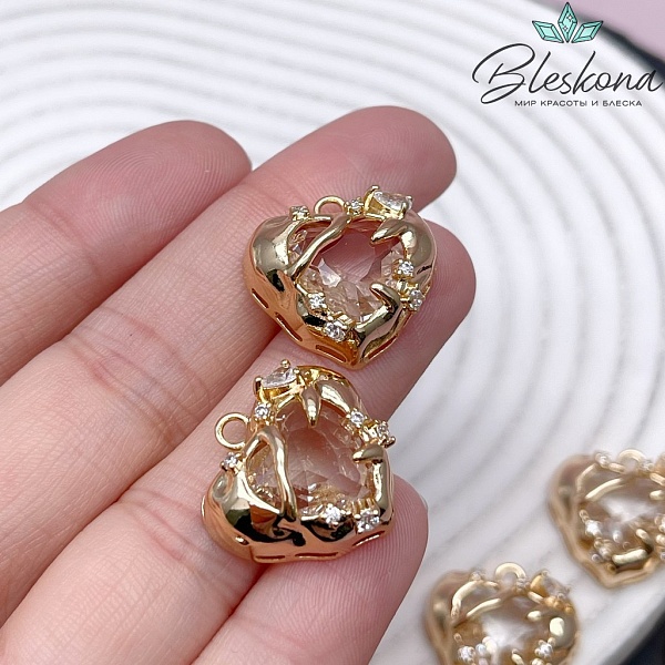 19*20 мм Цвет золото, Подвеска Сердце стекло с цирконами