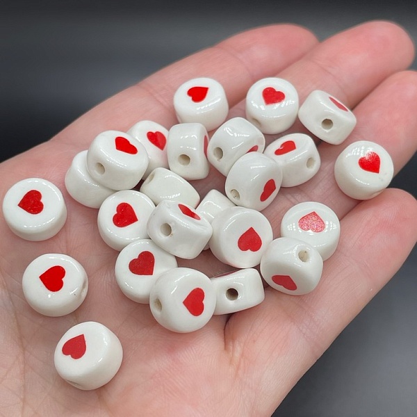 10 мм Бусина таблетка, керамика цвет белый красное сердце