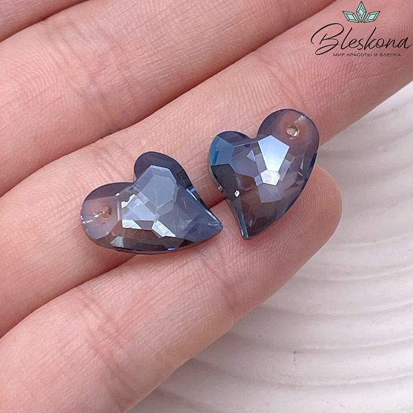 16,5*14 мм, Подвеска сердце стекло белое с переливом (Denim blue) уп. 2 шт