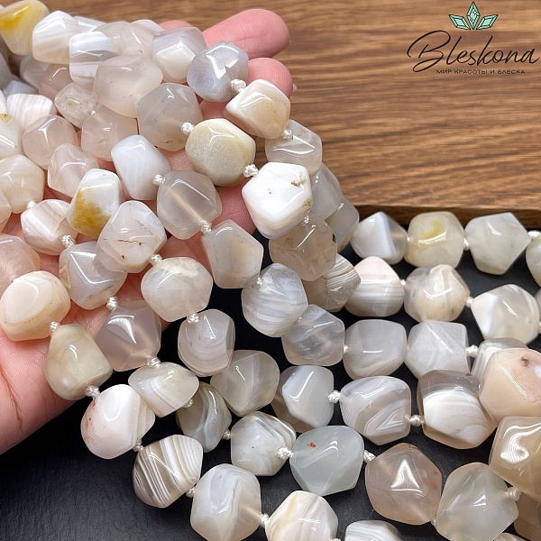 Агат светло-серый фриформ огранка бусины на увеличение 12-16 мм