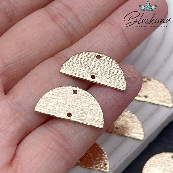 21*10,5 мм Цвет золото, Коннектор полукруг полосы