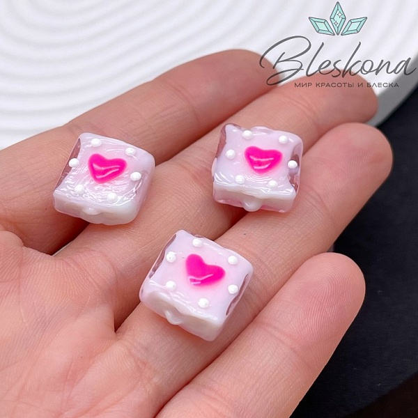 14 мм Бусина квадрат прозрачно- розовый сердце