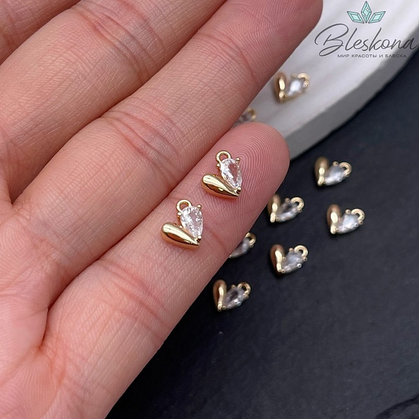 8*6,5 мм Цвет золото, Подвеска сердце с цирконом 