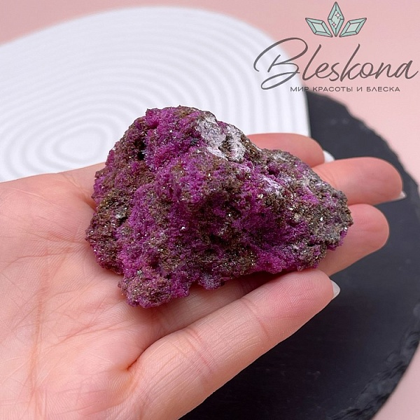 Рубицоизит  необработанный 6*3 см