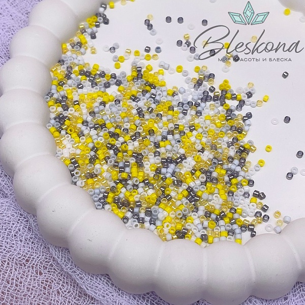 Бисер TOHO round 11/0 цвет №24-013 (микс)