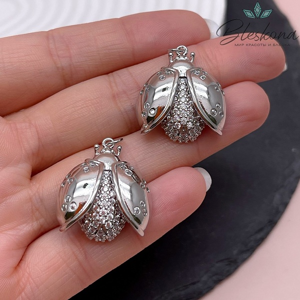 24*23 мм, Цвет серебро, Подвеска Божья коровка  цирконы 