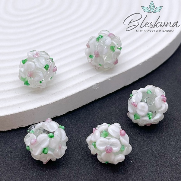 16 мм  Бусина шар цветок белый